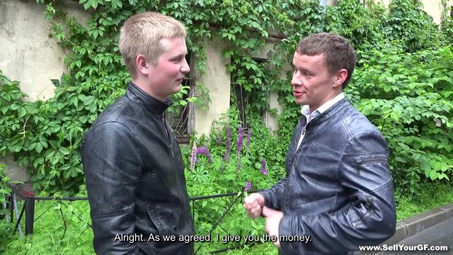 Превью Пацан разрешил соседу выебать на черном стуле его неудовлетворенную жену № 2244