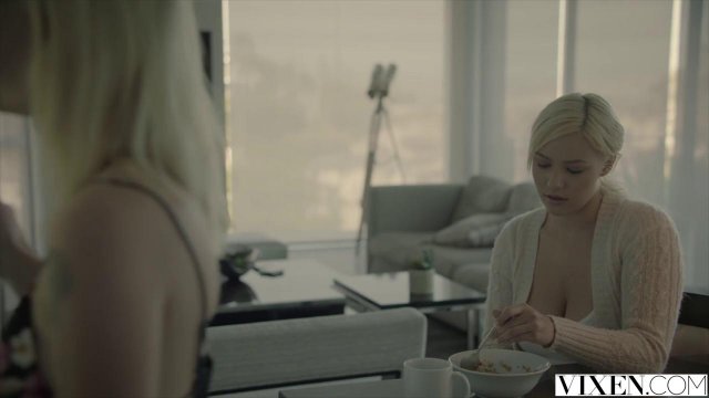 Превью Пловец с трудом вонзил толстый хуец в растянутую ватрушку блондинки № 2932