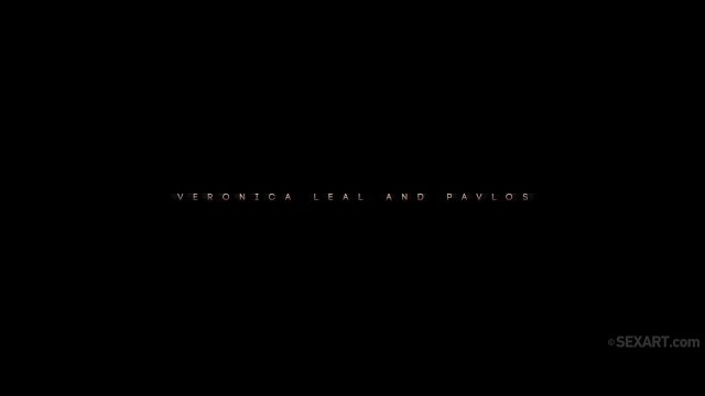 Превью Горячая красотка залезла в трусы своего парня и отсосала его член № 35099