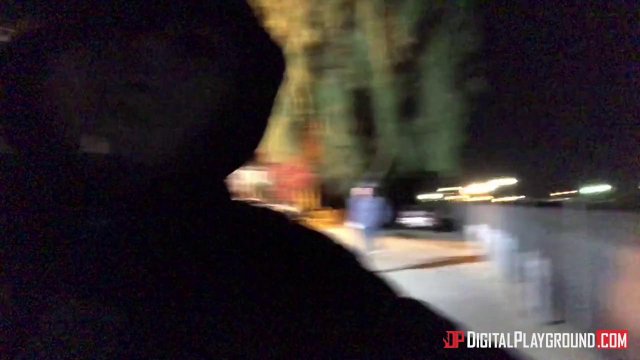 Превью Затащил красивую девушку на пустырь и там жестко оттрахал в киску № 35253