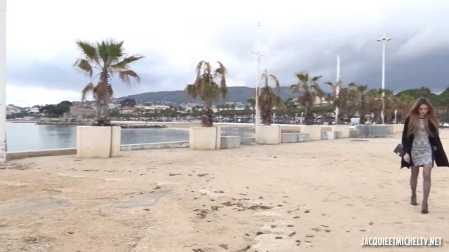 Превью Похотливая проститутка сильно потекла во время жесткого секса № 35455