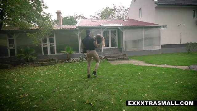 Превью Парень вылизал своей девушке киску в ванной и трахнул ее на полу № 38018