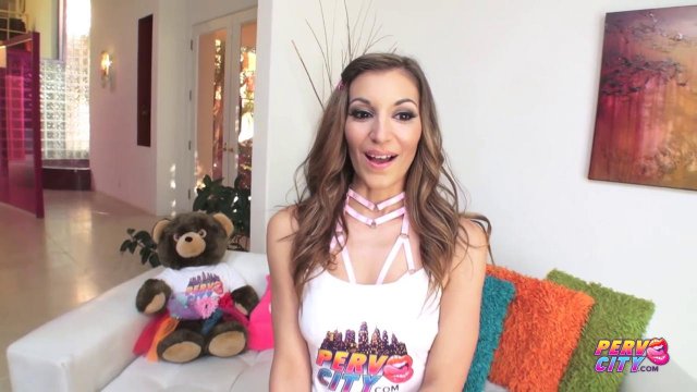 Превью Жесткий трах в попку с наивной шлюшкой после минета № 38104