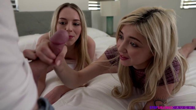 Превью Блондинки прыгнули на член своего однокурсника и потрахались в групповухе № 38121