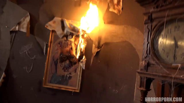 Превью Телка расплатилась с чуваком за свидание глубоким минетом и жестким сексом № 39442