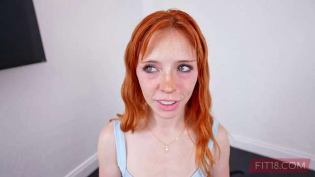 Худая рыжая девица пришла потрахаться на кастинг