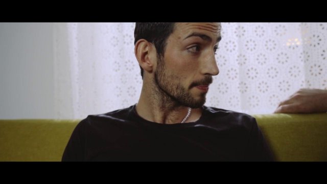 Муж смотрит, как его молодая жена трахается с любовником