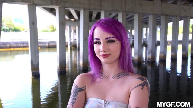 Превью Красотка с яркими волосами прыгает на твердом члене № 42701