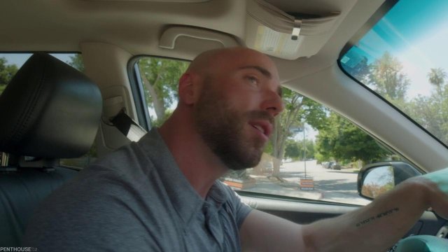 Превью Мужик пристает к горячей азиатке и страстно трахает № 42767