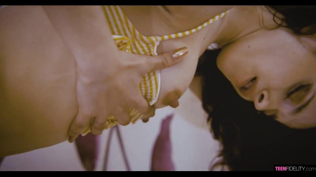 Превью Секс на каблуках с молодой брюнеткой после минета № 42780