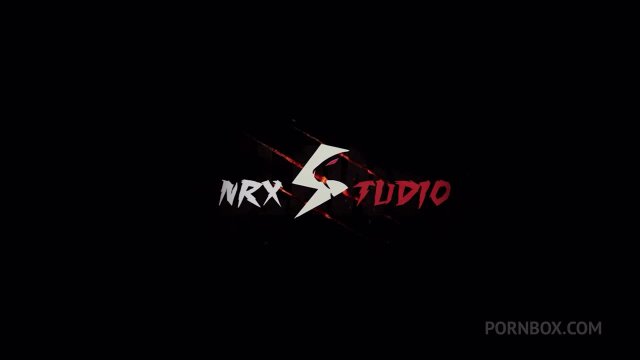 Превью Секс впятером на огромном диване в гостиной № 44613